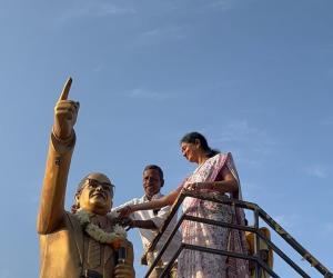 అంబేద్కర్ విగ్రహానికి నివాళులతో ముత్తారంలో ఉరడి భారతి ప్రచారానికి శ్రీకారం