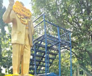 తులగంగవ్వ ట్రస్ట్ ఆధ్వర్యంలో అంబేద్కర్ కు నివాళి