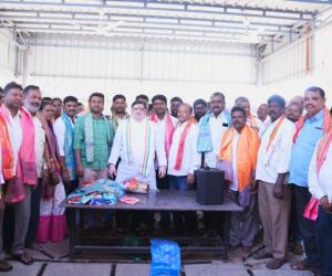 సర్పంచ్ ప్రమోద్ రెడ్డి, వార్డు సభ్యులకు మంత్రి పొన్నం ఘన సత్కారం