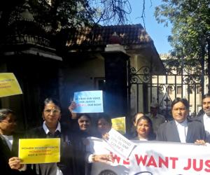 మహిళా రిజర్వేషన్ అమలు చేయాలి :బార్ కౌన్సిల్‌పై మహిళా న్యాయవాదుల నిరసన