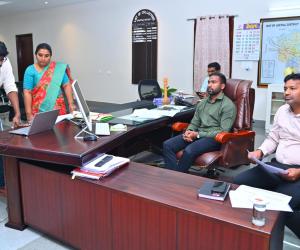 ఎన్నికల సిబ్బంది ర్యాండమైజేషన్ పూర్తి  జిల్లా కలెక్టర్ బి. సత్యప్రసాద్