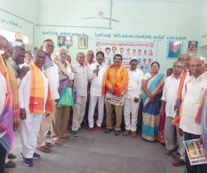 పెన్షనర్లకు సత్వరసేవలు అందిస్తాం.                                  అసిస్టెంట్ ట్రెజరీ అధికారి  ఎస్ .మధు కుమార్.         