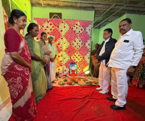 హర్షవర్ధన్ కుటుంబాన్ని పరామర్శించిన రాజేశం గౌడ్ 