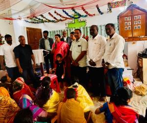 క్రిస్మస్ వేడుకల్లో పాల్గొన్న దావ వసంత్ సురేష్ –