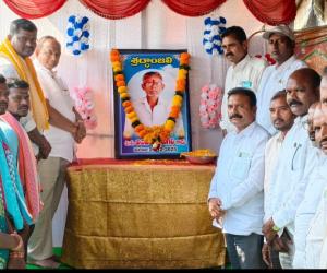 మృతుల కుటుంబ సభ్యులను పరామర్శించిన హుస్నాబాద్ మాజీ ఎమ్మెల్యే సతీష్ కుమార్