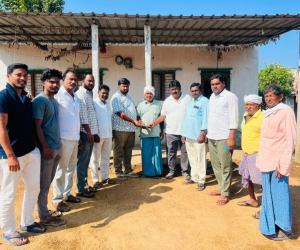 ఓదార్చే మాటలకన్నా ముందుకు వచ్చిన సహాయ హస్తం – రాఘవపట్నంలో మానవత్వానికి నిదర్శనం