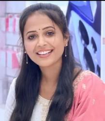 సోషల్ మీడియా స్టార్డమ్‌తో సర్పంచ్ పీఠం