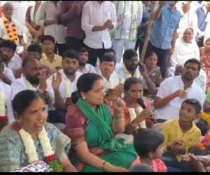 ట్రిపుల్ ఆర్ బాధిత రైతులకు అండగా నిలుస్తా – కవిత