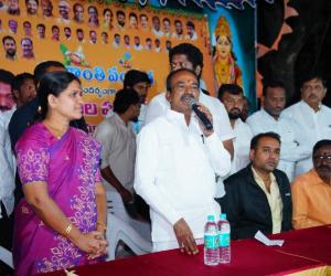 నిజాంపేట్ ఫేజ్–3లో సంక్రాంతి కానుకల పంపిణీ