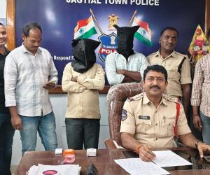 హత్యకు పాల్పడ్డ ఇద్దరు నిందితుల అరెస్ట్   వివరాలు వెల్లడించిన పట్టణ సిఐ కరుణాకర్