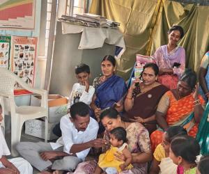 ఎల్కతుర్తి గ్రామ అంగన్వాడి కేంద్రం–2 లో అక్షరాభ్యాస కార్యక్రమం