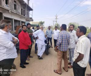 జగిత్యాలలో C.C రోడ్ పనుల పరిశీలన: అక్రమ కట్టడాలపై మాజీ మంత్రి జీవన్ రెడ్డి ఆగ్రహం
