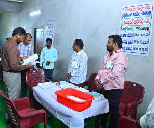 ఎన్నికల నియమవళి పక్కాగా అమలు చేయాలి  నామినేషన్ కేంద్రాలను పరిశీలించిన జిల్లా కలెక్టర్ బి. సత్యప్రసాద్