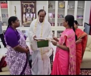 మేడారం జాతరకు కేసీఆర్‌కు ఆహ్వానం