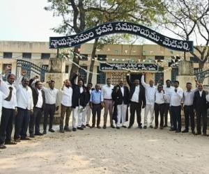 న్యాయవాది స్వప్న హత్య నిందితులకు వెంటనే శిక్ష విధించాలి: మెట్‌పల్లి బార్ అసోసియేషన్