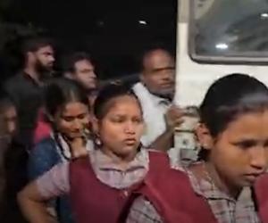 దళిత విద్యార్థినులకు పురుగుల అన్నం! ఆస్పత్రిలో 40 మంది విద్యార్థినులు