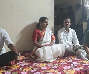 వెలుగుమట్ల బాధితులకు మద్దతుగా కల్వకుంట్ల కవిత నిరవధిక నిరాహార దీక్ష ప్రారంభం