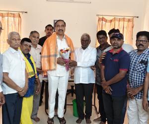 జగిత్యాల ఎమ్మెల్యే సంజయ్ కుమార్ ను కలిసిన వీరశైవ సమాజం నూతన కార్యవర్గం