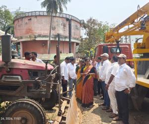శానిటేషన్ వాహనములు ట్రాక్టర్లు ఆటోలు పరిశీలించిన మున్సిపల్ చైర్పర్సన్ సమిండ్ల వాణి