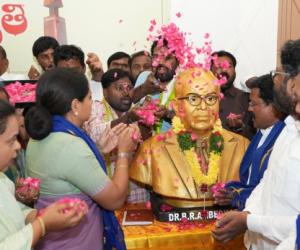 రేవంత్ రెడ్డి యాంటీ అంబేడ్కర్: కవిత సంచలన వ్యాఖ్యలు – తెలంగాణ అంబేడ్కర్ భిక్షే