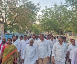 కెసిఆర్ బహిరంగ సభ వేదిక నిర్మాణ పనులను పరిశీలించిన జిల్లా ఇన్చార్జి ఎమ్మెల్యే పల్లా రాజేశ్వర్ రెడ్డి