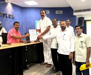 ఎన్నికల వాగ్దానాలు పూర్తి చేయాలని అదనపు కలెక్టర్కు బీసీ నాయకులు వినతి