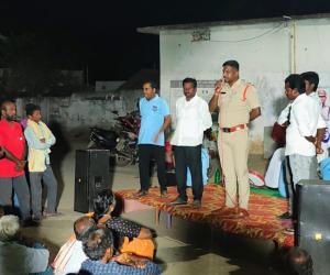 సైబర్ నేరాల డ్రగ్స్ వినియోగంపై పోలీస్ కళా బృందం అవగాహన సదస్సు 