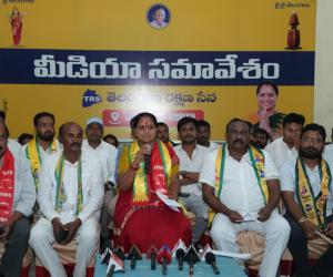 సింగరేణి ప్రాంత వనరులు, ప్రజలను దోచుకుంటున్న కాంగ్రెస్ నేతలు: కవిత 