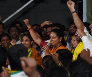2 లక్షల ఉద్యోగాలు, 20 వేల కానిస్టేబుల్ పోస్టుల భర్తీకి కల్వకుంట్ల కవిత ధర్నా, డిమాండ్