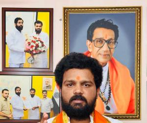 కన్నయ్య కుమార్ మీ అర్హతను దృష్టిలో ఉంచుకొని మాట్లాడు