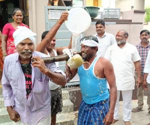 కురుమ సంఘం ఆధ్వర్యంలో వర్షాలు సమృద్ధిగా పడాలని కోరుతూ కప్పతల్లి ఆటలు, ప్రత్యేక పూజలు