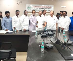 యాదవులను కురుమ కులంలో కలపవద్దు