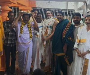 రెండో సంవత్సరం సైతం వేలంలో లడ్డూను దక్కించుకున్న రఘుపతి శర్మ