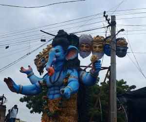 సంకటాల్లో చిక్కుకున్న దశముఖ వినాయకుడు 