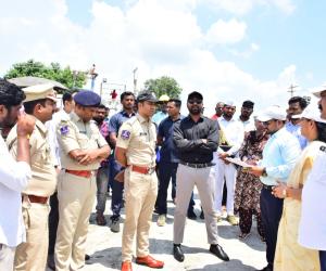 నిమజ్జనోత్సవానికి ఏర్పాట్లు పూర్తి చేయాలి  - జిల్లా కలెక్టర్ సత్య ప్రసాద్ 