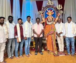 జగిత్యాల బ్రాహ్మణవాడ గణేష్ మండపం వద్ద మున్సిపల్ చైర్పర్సన్ వాణి, జర్నలిస్టు ప్రతినిధులు ప్రత్యేక పూజలు 