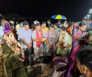 యువత సేవా స్ఫూర్తి అభినందనీయం: అడువాల జ్యోతి లక్ష్మణ్
