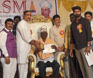 విద్యార్థులకు భవిష్యత్తుకు బాటలు వేసేది ఉపాధ్యాయులే ::  జగిత్యాల ఎమ్మెల్యే డాక్టర్ ఎం. సంజయ్ కుమార్ 