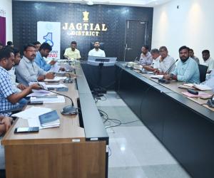 గోదావరి పుష్కరాలకు పకడ్బందీ ఏర్పాట్ల పై సమీక్ష