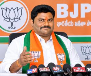 ఆలయ నిధులను ప్రభుత్వ నిధులుగా ప్రచారం చేయడం సరికాదు :  బీజేపీ నేత ఖమ్మం వేంకటేశం