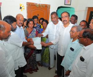 సుదర్శన్ గౌడ్ కుటుంబానికి రూ.6 లక్షల ఆర్థిక సాయం