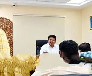 గజ్వేల్ తహశీల్దార్ స్వామి సస్పెండ్.. రైతుపై అనుచిత వ్యాఖ్యలే కారణం
